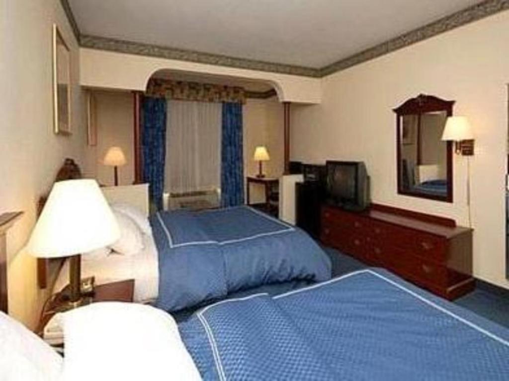 คอมฟอร์ท สวีท Hotel Plainview ภายนอก รูปภาพ