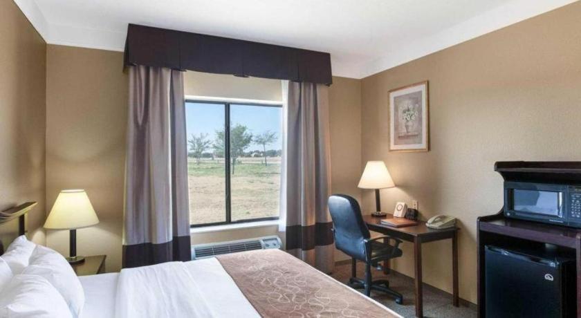 คอมฟอร์ท สวีท Hotel Plainview ภายนอก รูปภาพ